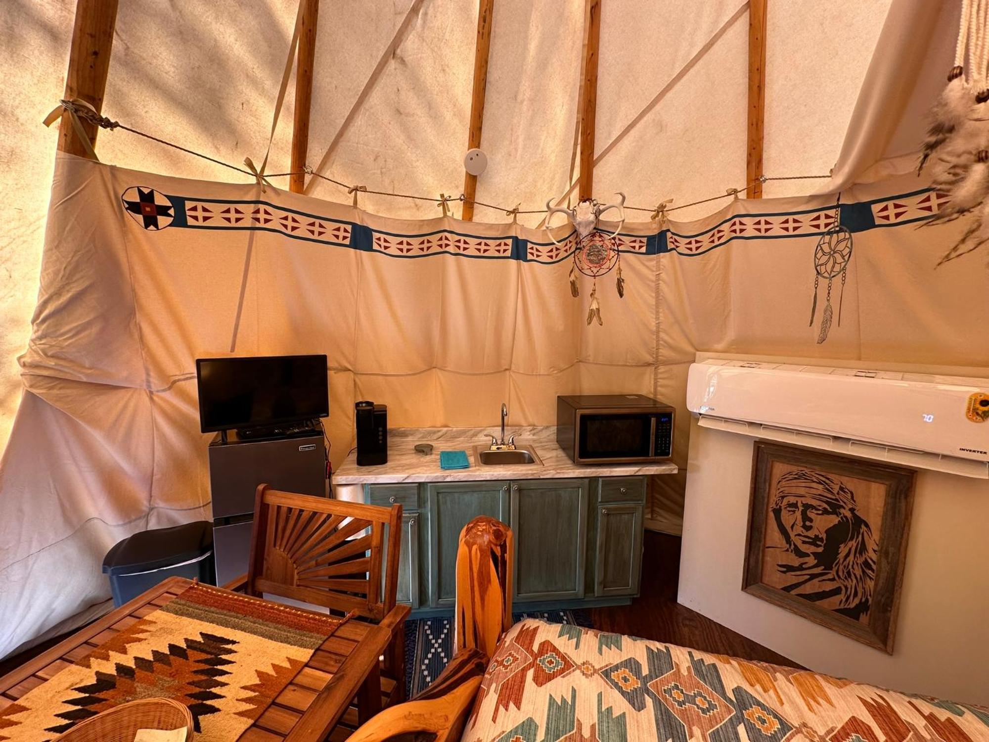 Bandera Stronghold - Cochise Tipi Exterior photo