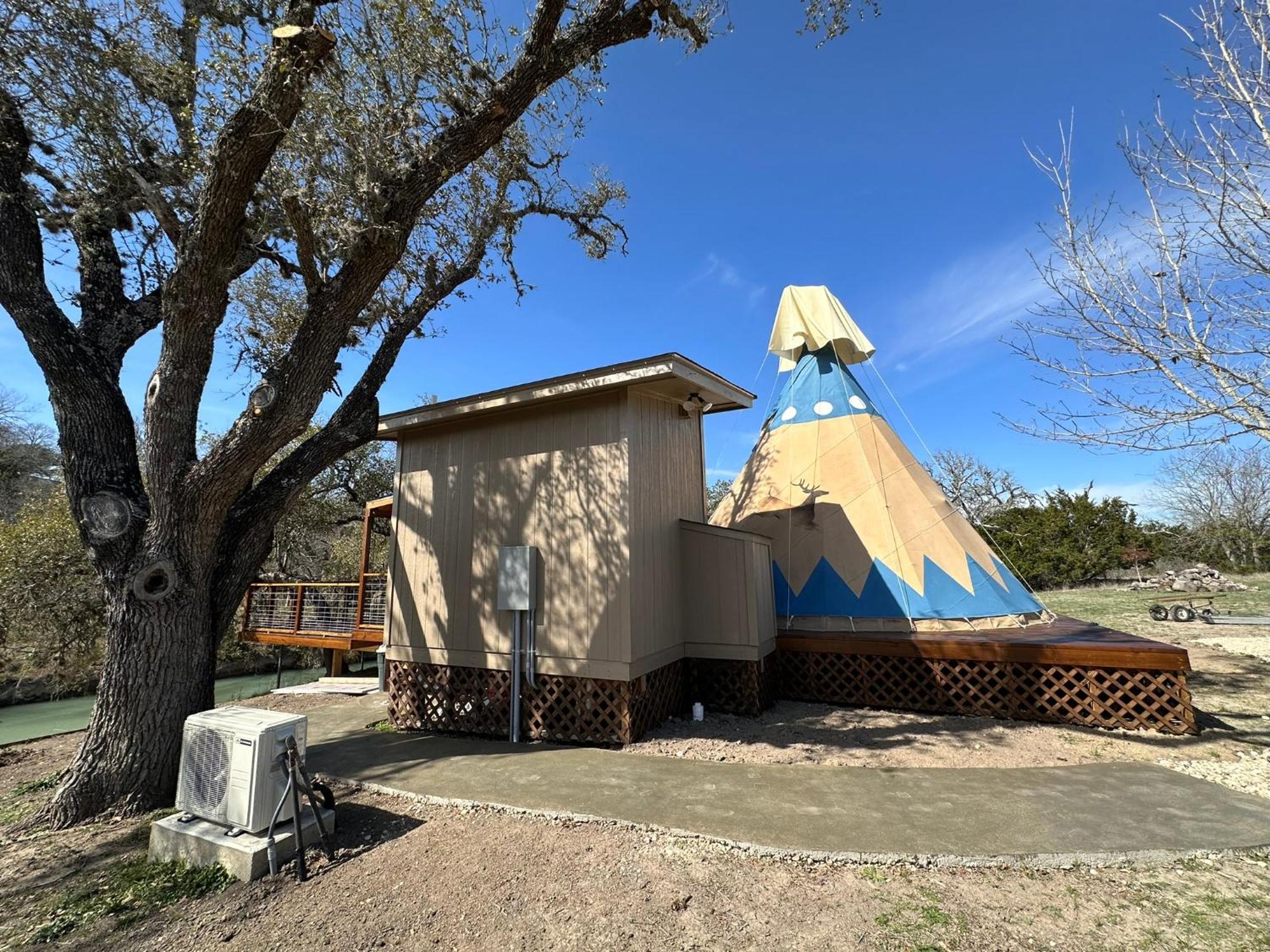 Bandera Stronghold - Cochise Tipi Exterior photo